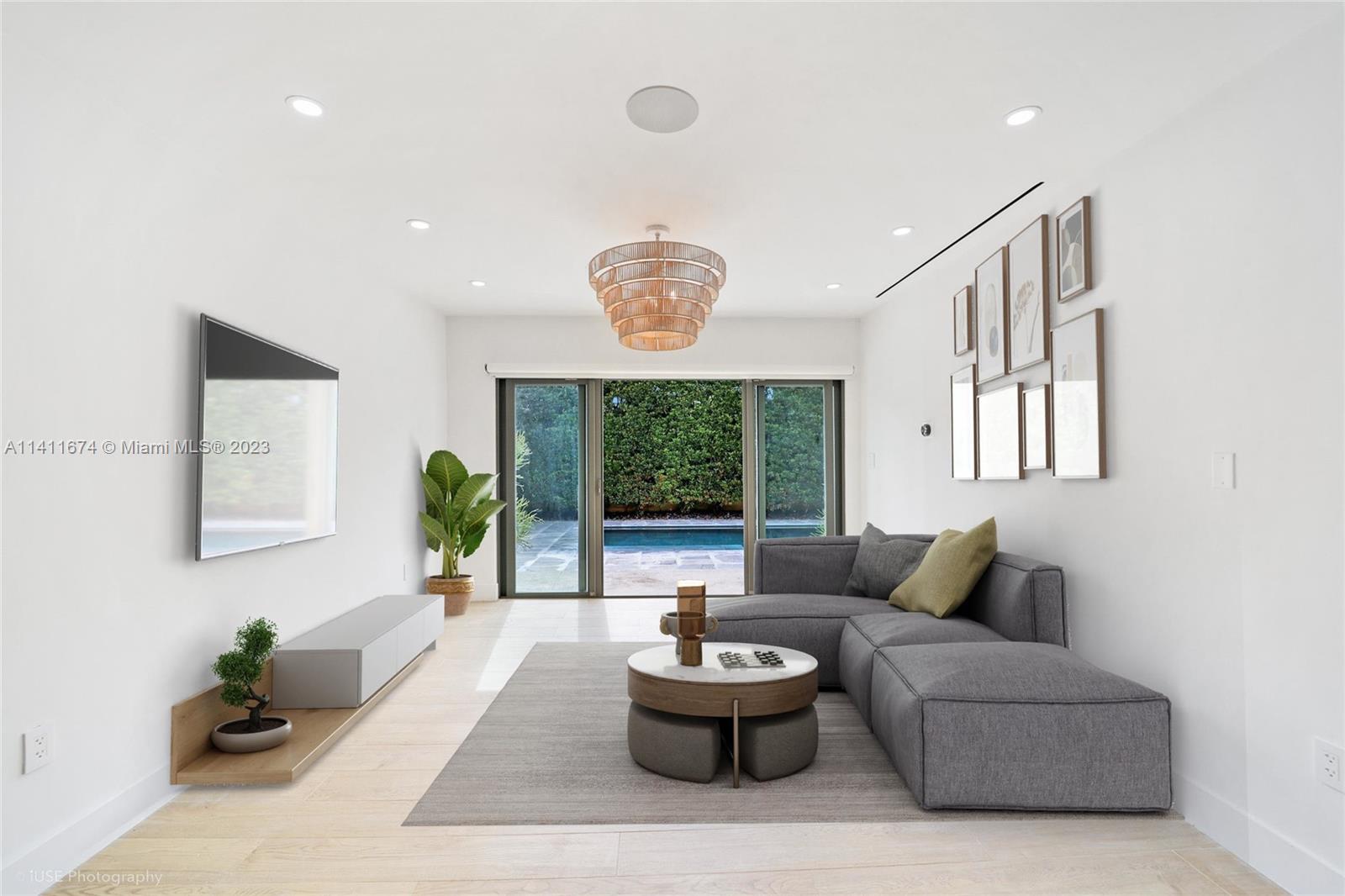 PARK PLAZA - Residential Lease