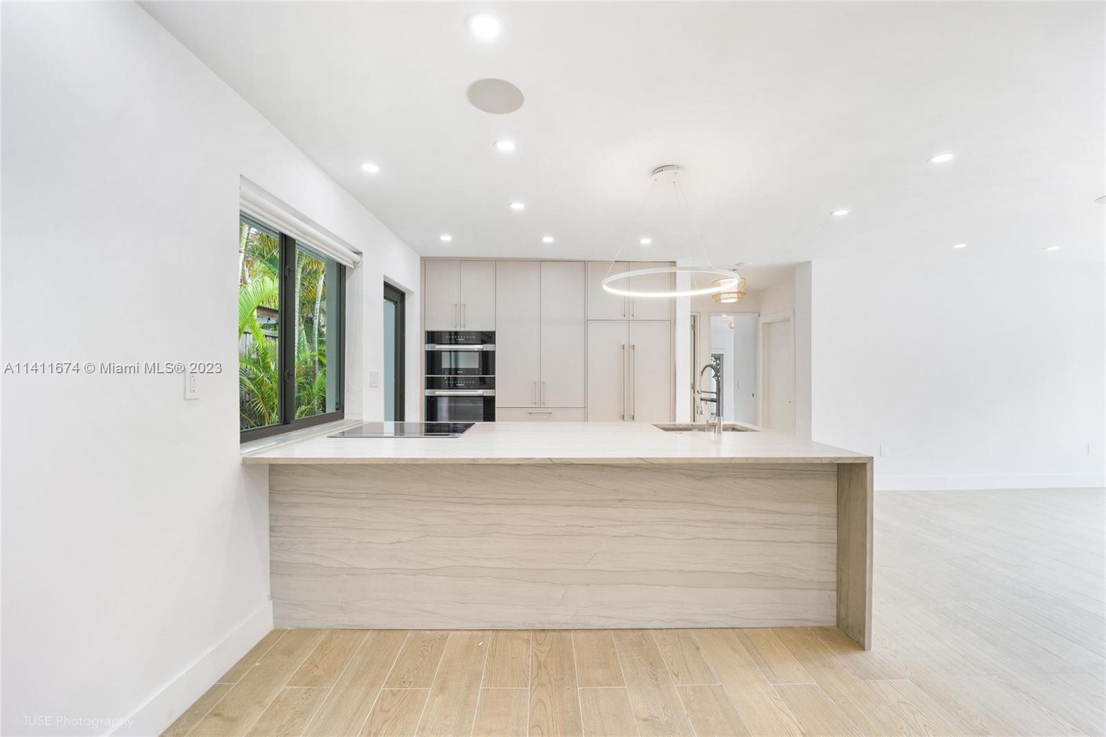 PARK PLAZA - Residential Lease