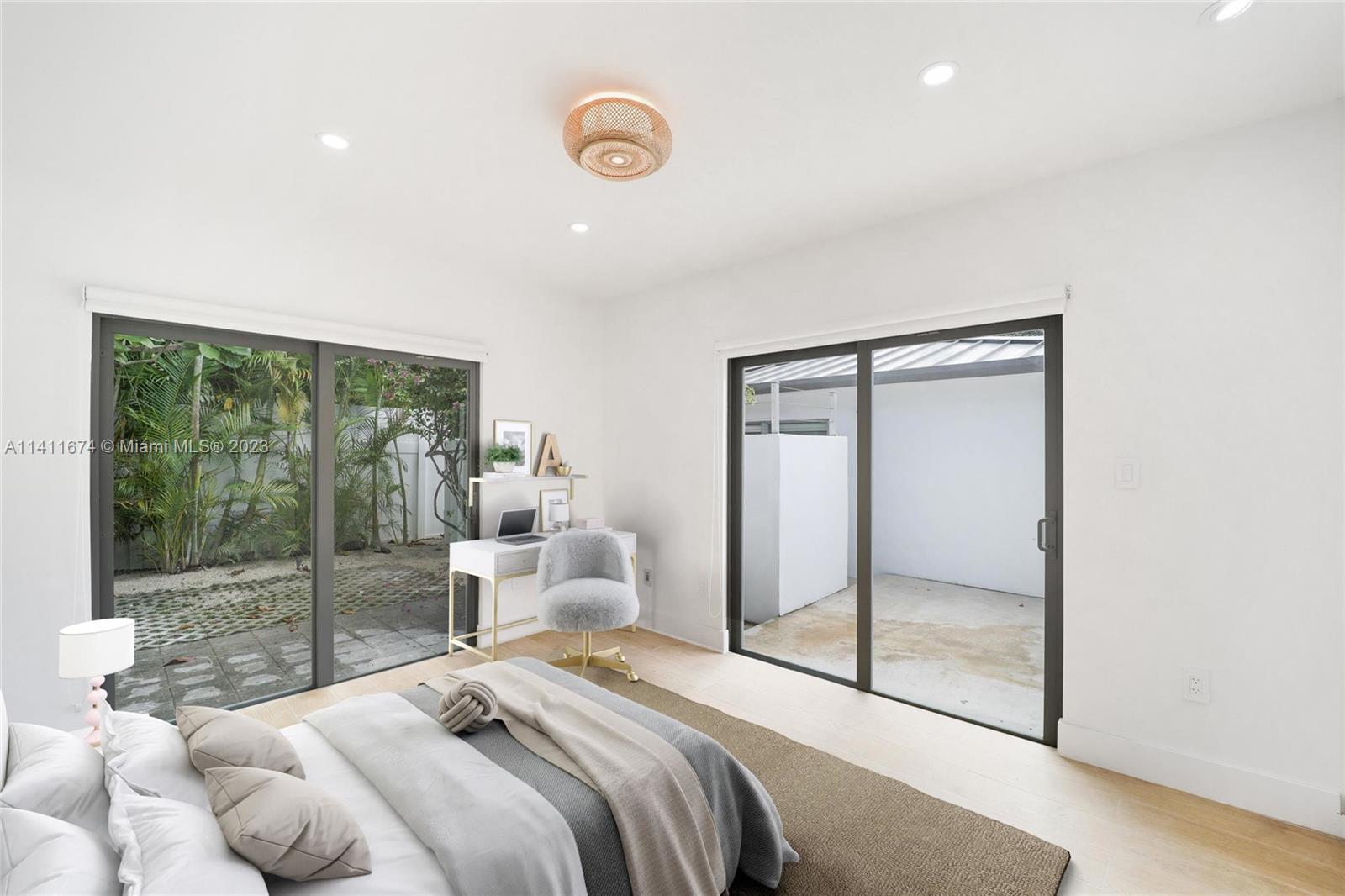 PARK PLAZA - Residential Lease