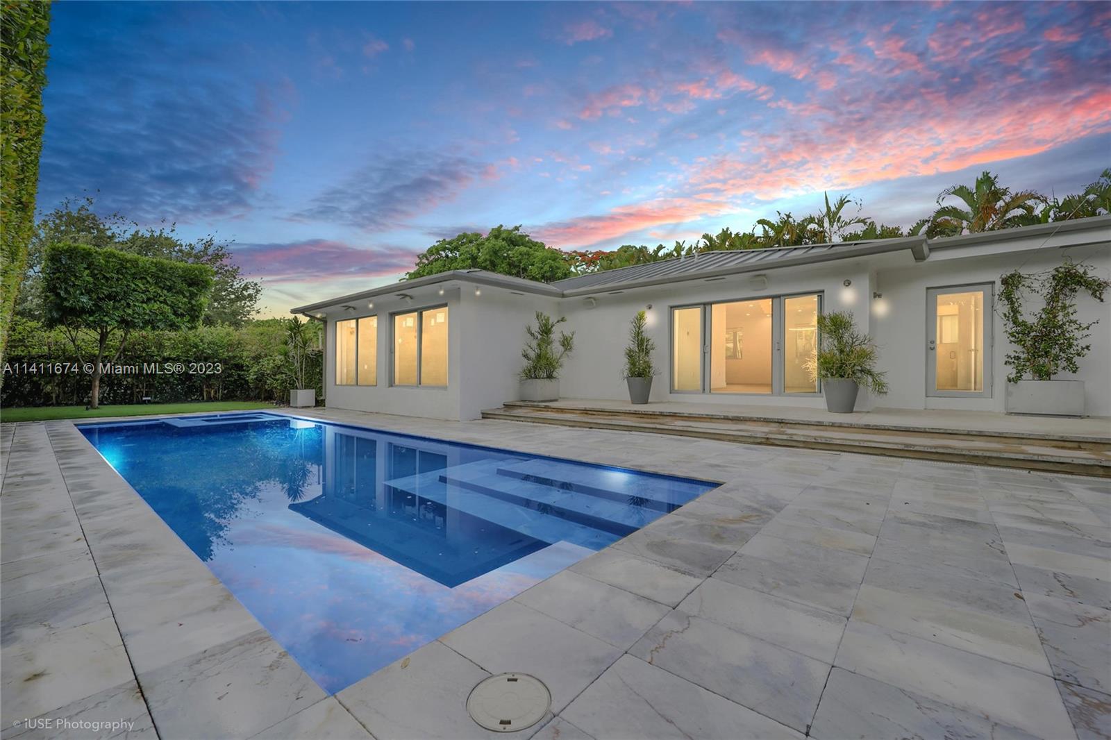 PARK PLAZA - Residential Lease