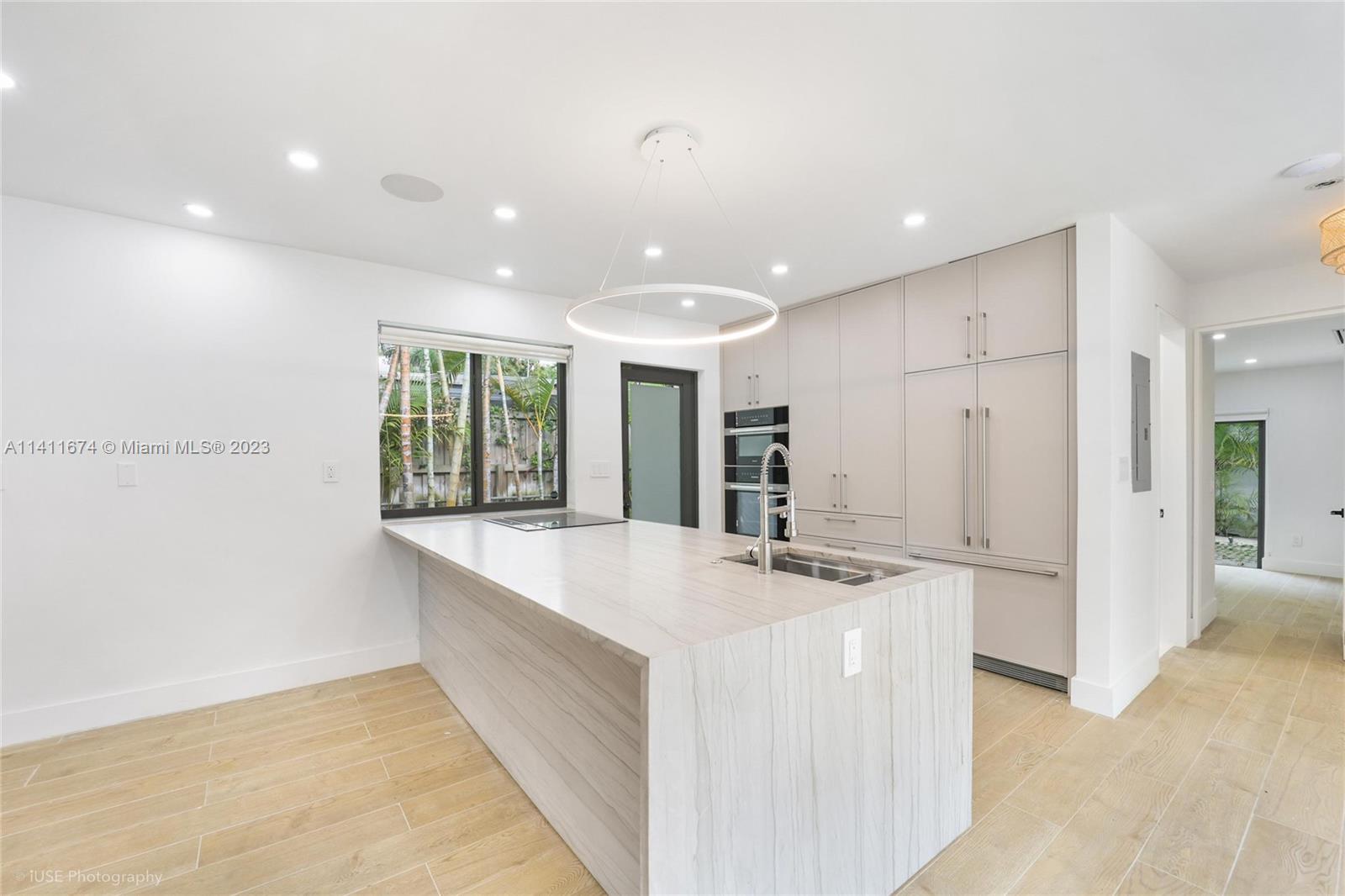 PARK PLAZA - Residential Lease