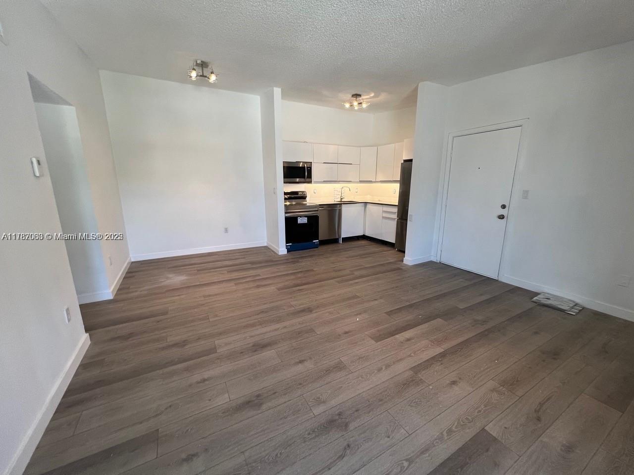 LAKEVIEW AT THE HAMMOCKS - Residential Lease