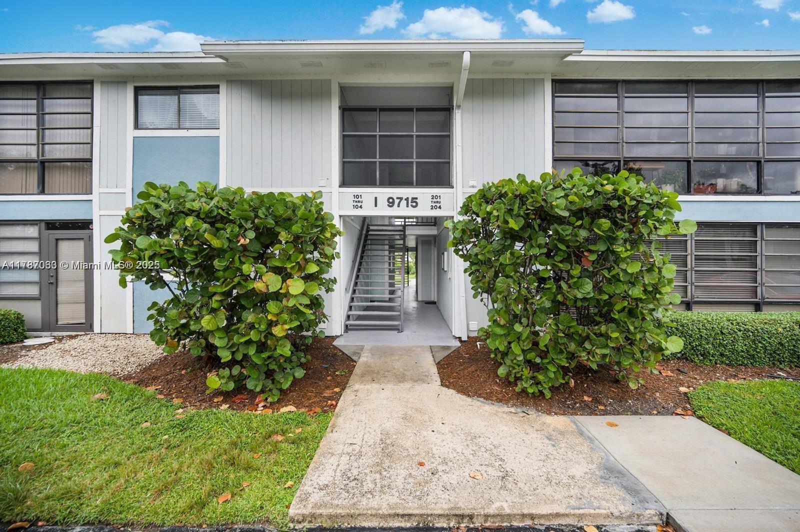 LAKEVIEW AT THE HAMMOCKS - Residential Lease