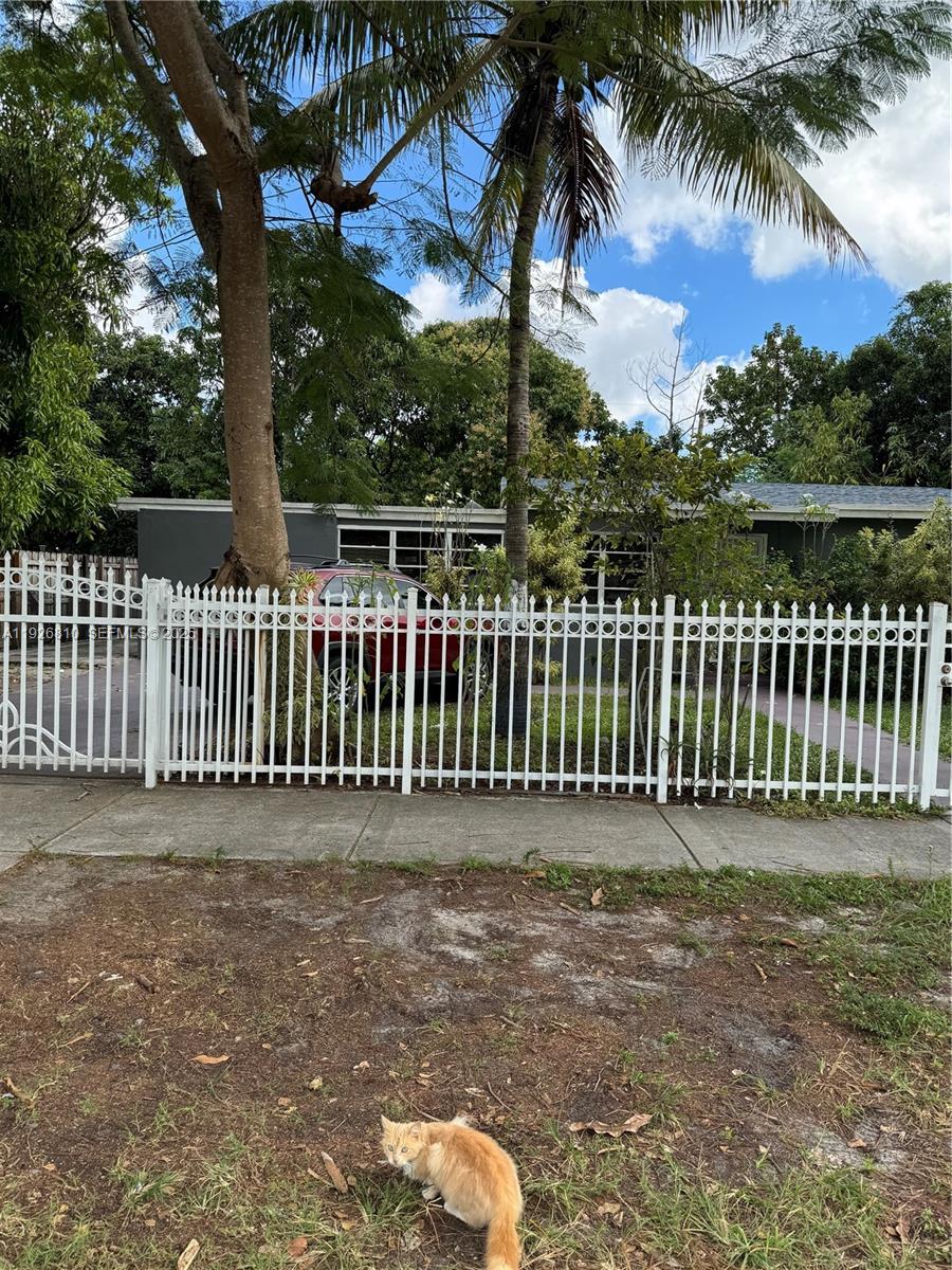 Unique opportunity! 3 bedrooms, 2 bathrooms and an attached efficiency unit perfect for guests, family members or added income. This is an amazing opportunity! This is a very quiet neighborhood with a very large backyard and there is no HOA. This is also located in close proximity to shopping and transportation.
Don't miss out on this awesome opportunity.
For more information or to schedule a viewing please call the agent at 305 335 5925