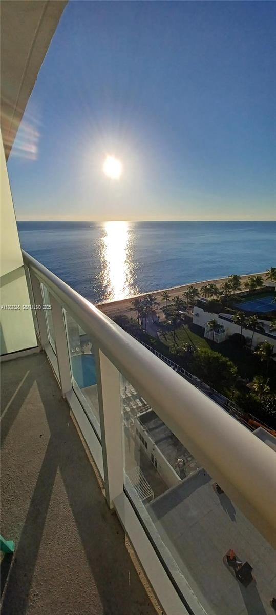 THE AVENTURA BEACH CLUB C - Residential