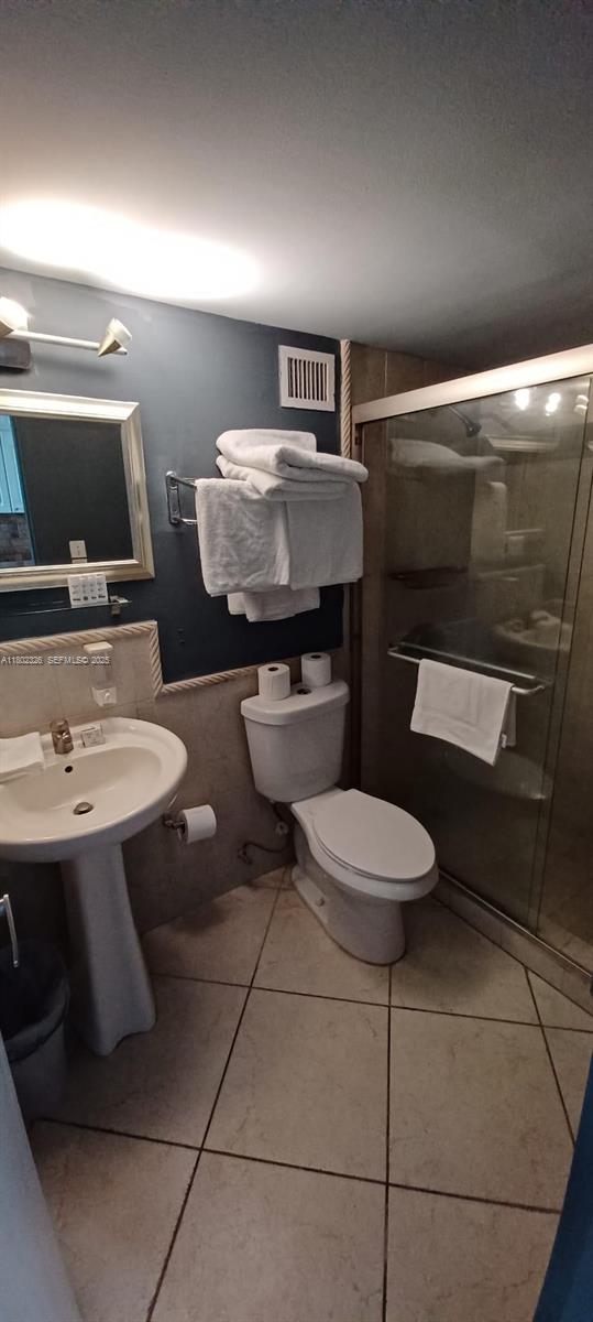 THE AVENTURA BEACH CLUB C - Residential