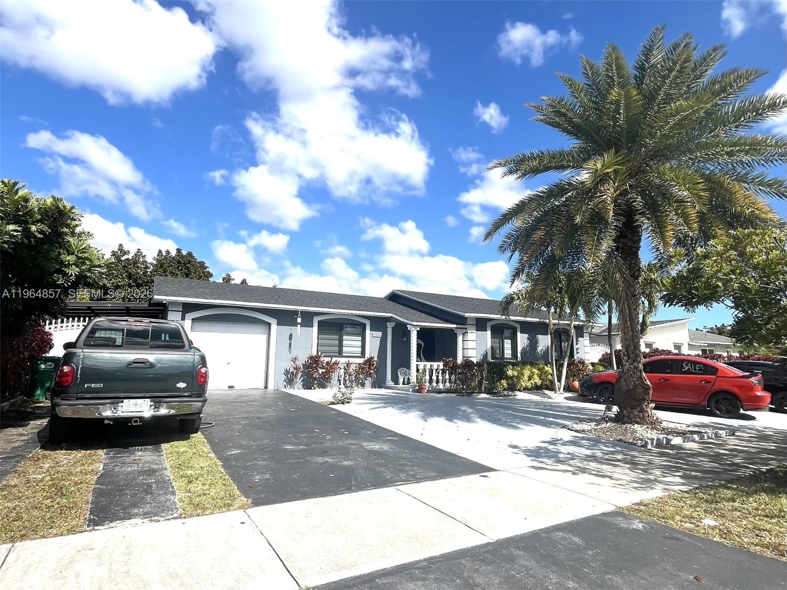 George's  3/2 + Den property, located in a quiet residential neighborhood!! Single Family, NO HOA!!
