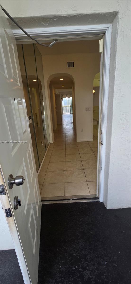 SOUTHAMPTON CONDOMINIUM J - Residential