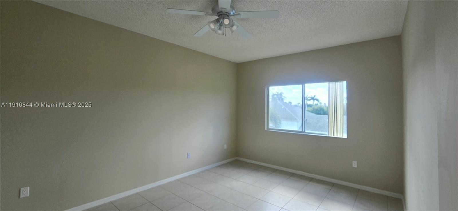 SOUTHAMPTON CONDOMINIUM J - Residential