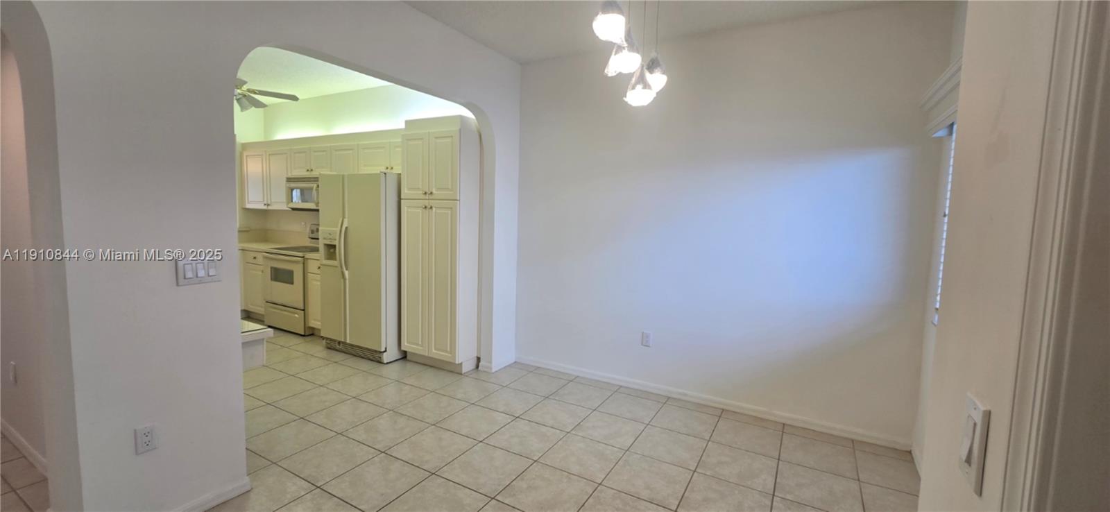 SOUTHAMPTON CONDOMINIUM J - Residential