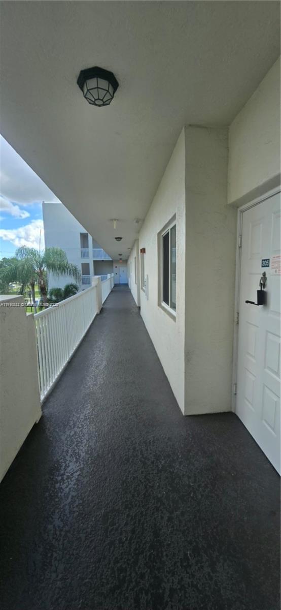 SOUTHAMPTON CONDOMINIUM J - Residential