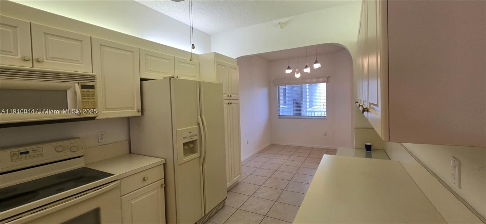 SOUTHAMPTON CONDOMINIUM J - Residential