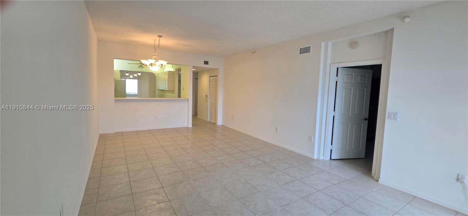 SOUTHAMPTON CONDOMINIUM J - Residential