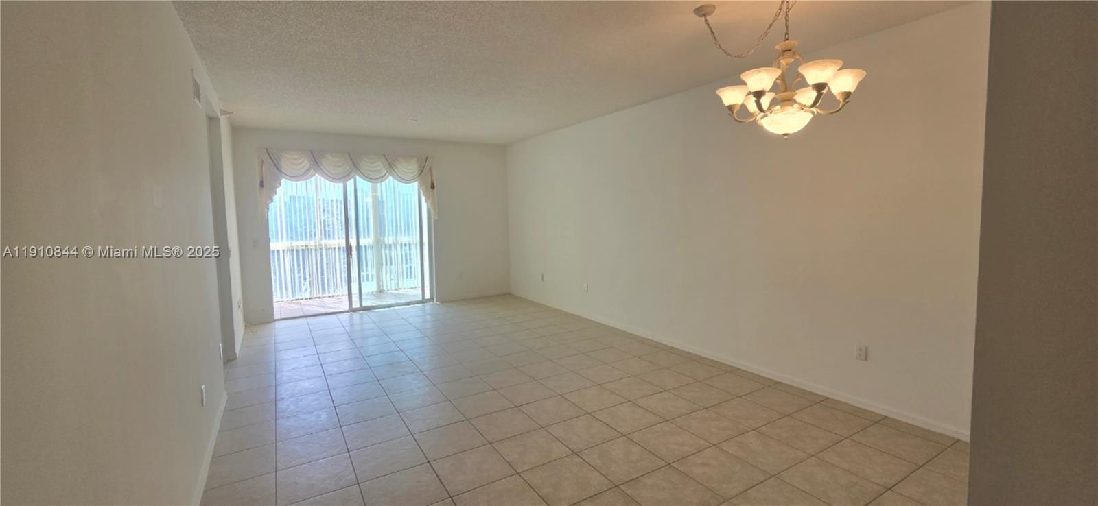 SOUTHAMPTON CONDOMINIUM J - Residential