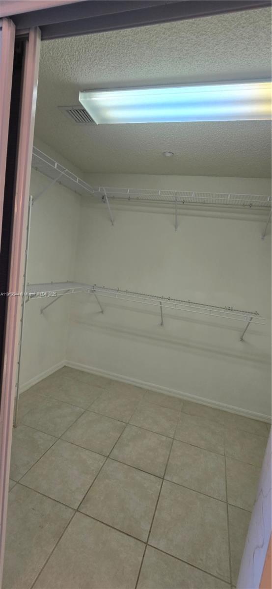 SOUTHAMPTON CONDOMINIUM J - Residential