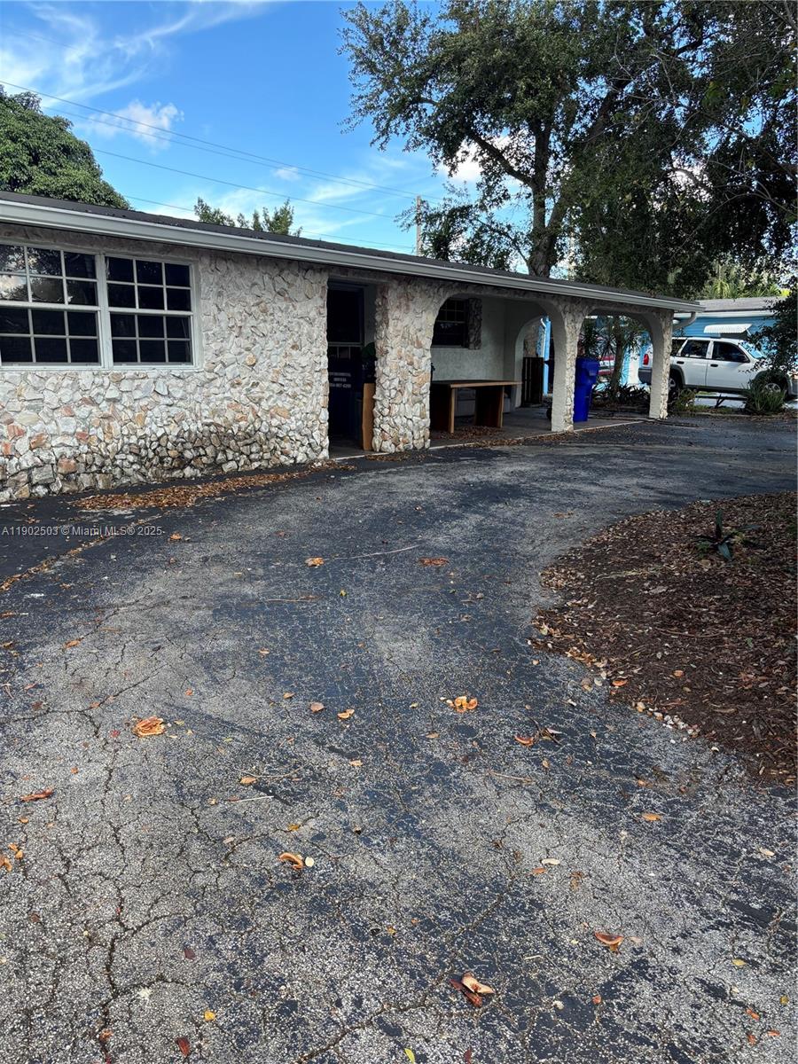 DRIFTWOOD PLAZA - Residential