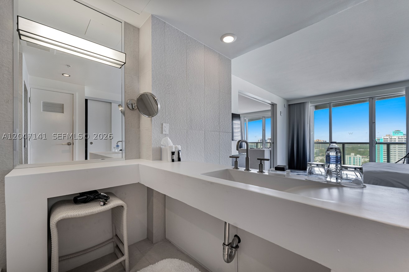 FORT LAUDERDALE RESIDENCE - Residential