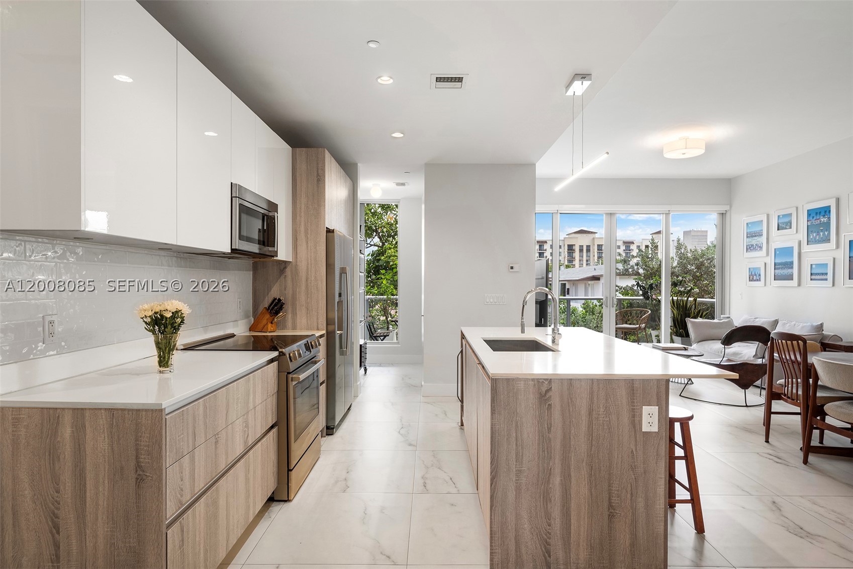 ELEVEN IN THE ROADS CONDO - Residential