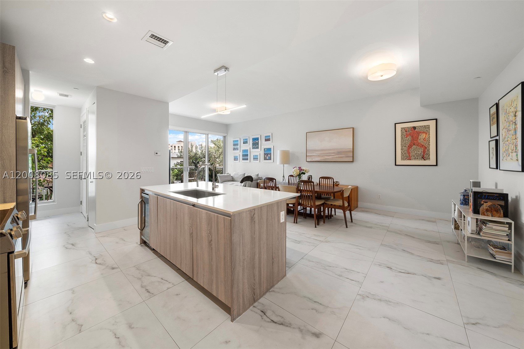 ELEVEN IN THE ROADS CONDO - Residential