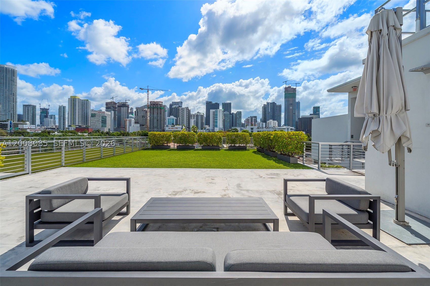 ELEVEN IN THE ROADS CONDO - Residential