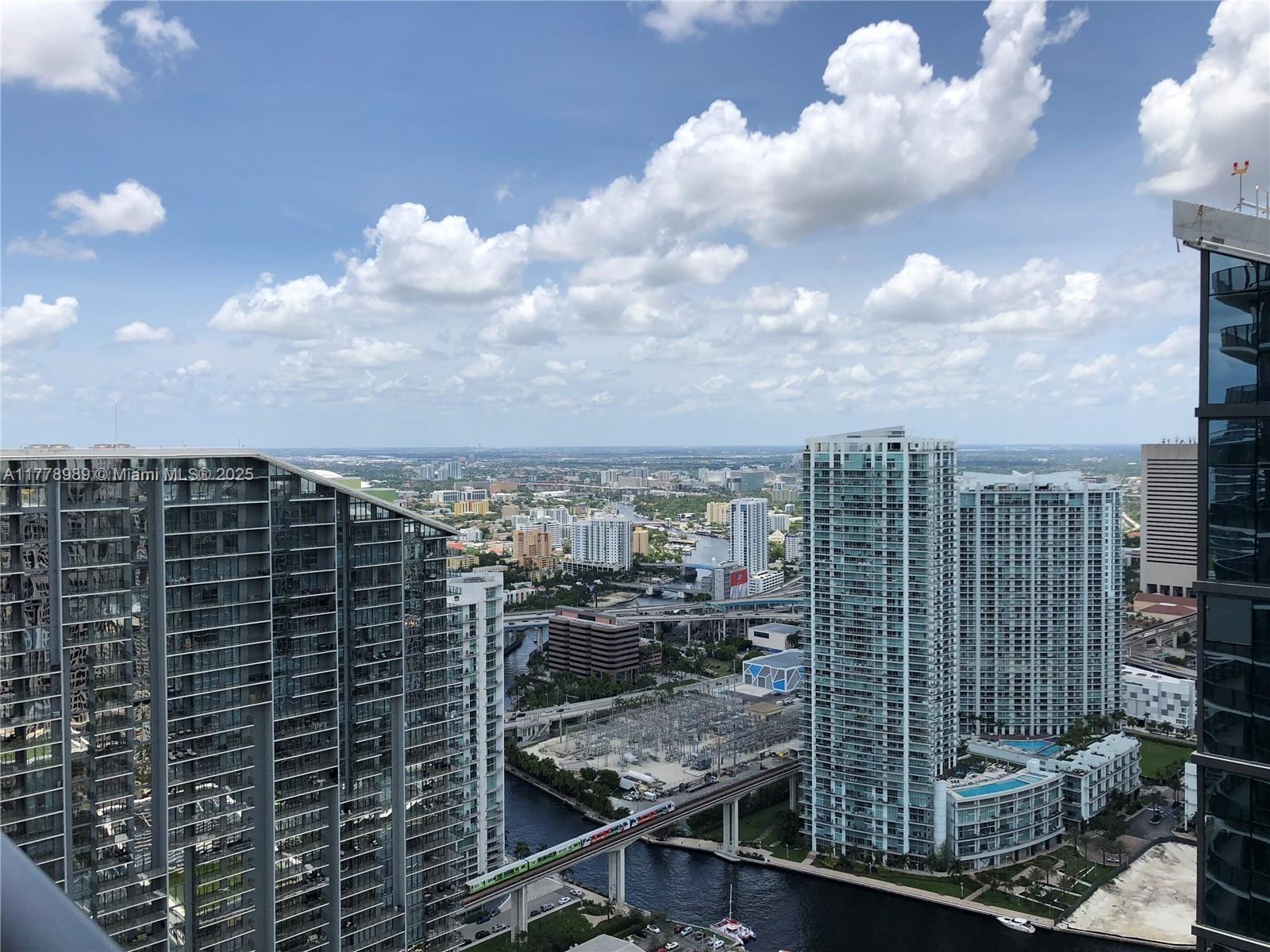 SLS LUX - Residential