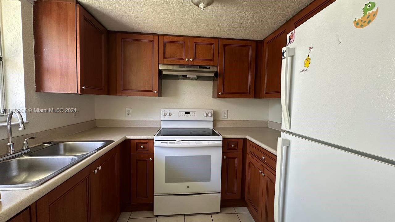 EAST VIEW GARDENS - Residential Lease