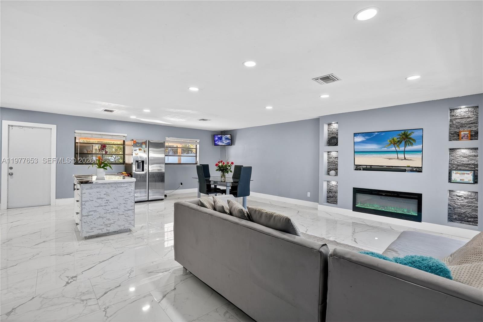 ROOSEVELT ESTATES - Residential
