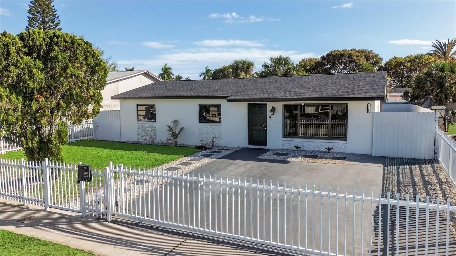 ROOSEVELT ESTATES - Residential