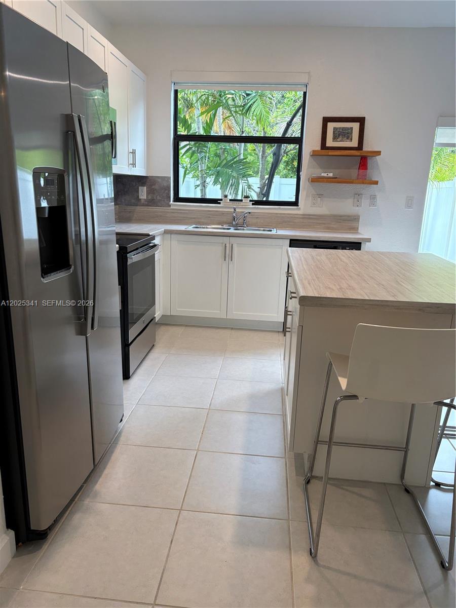 AQUABELLA NORTH - Residential Lease