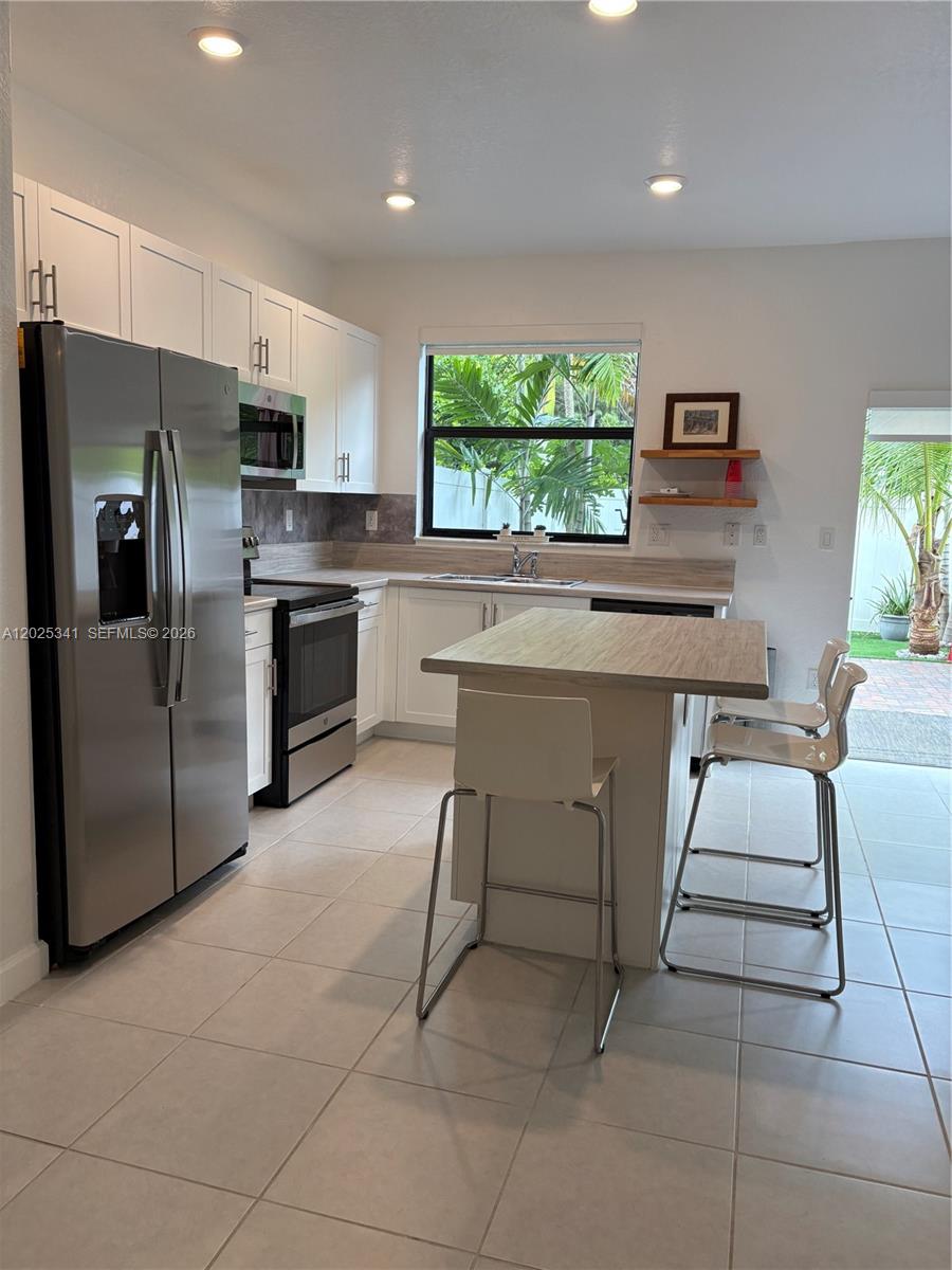AQUABELLA NORTH - Residential Lease