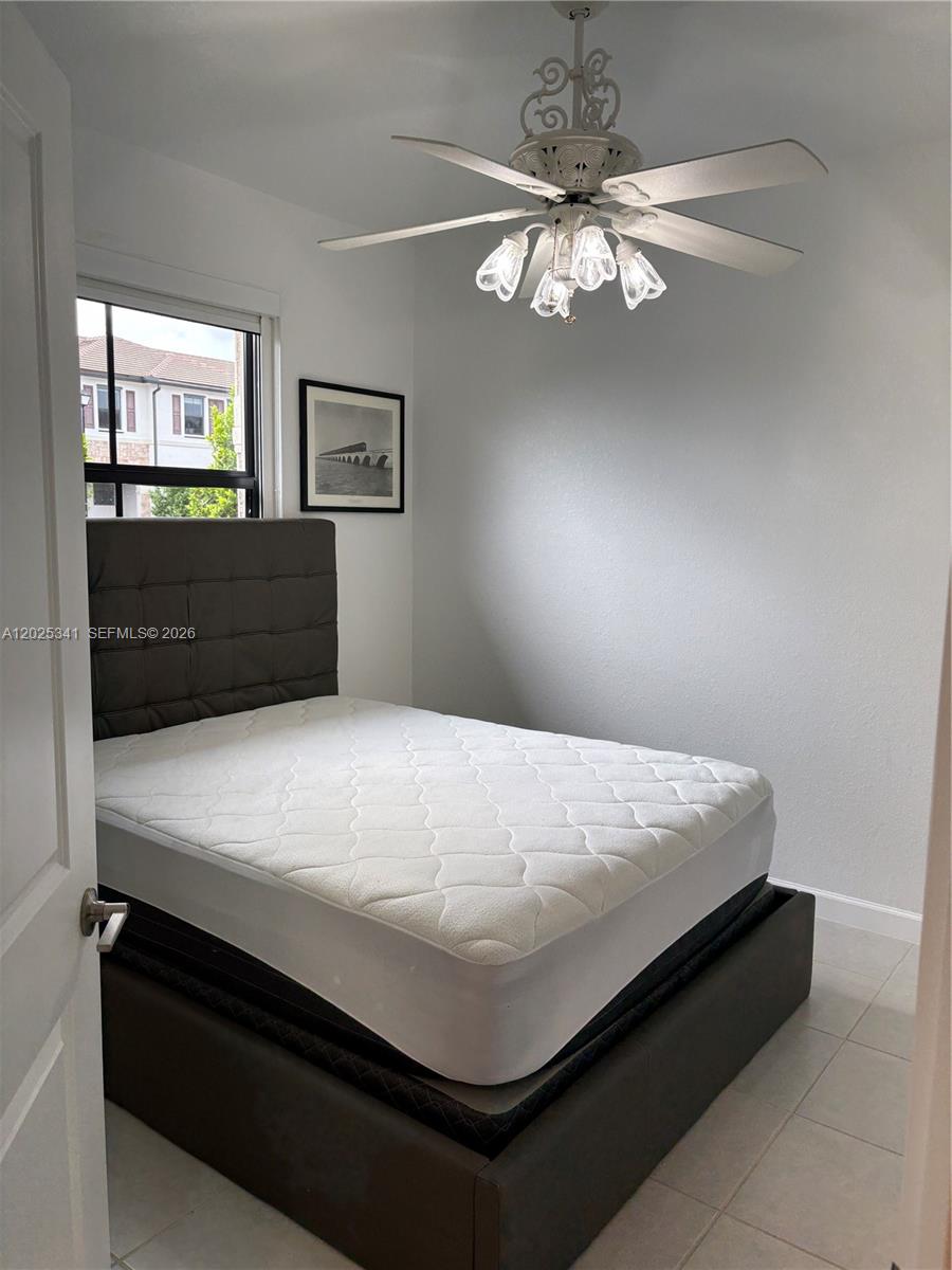 AQUABELLA NORTH - Residential Lease