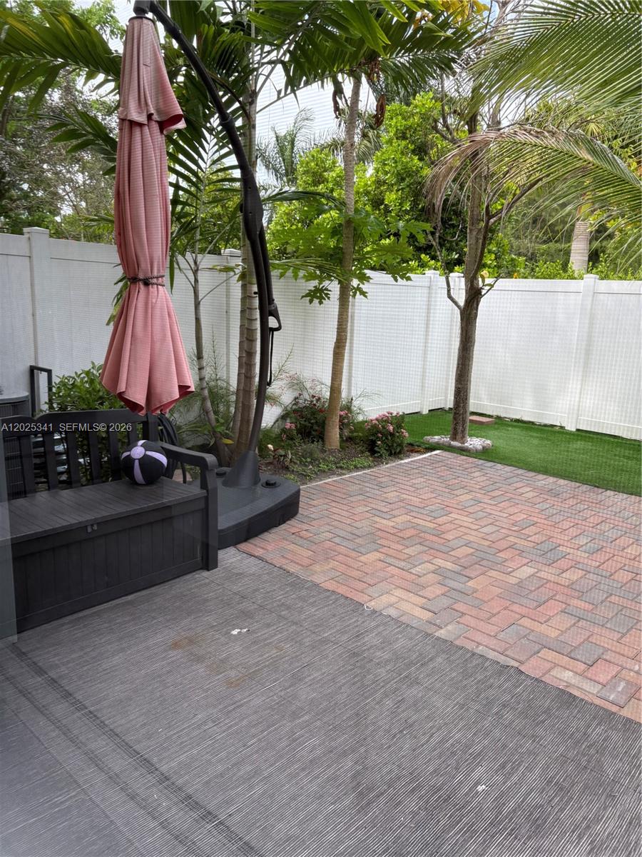 AQUABELLA NORTH - Residential Lease