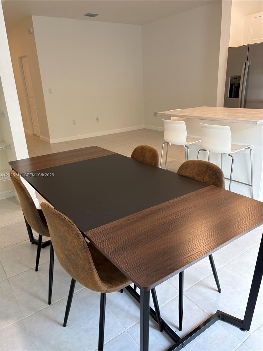 AQUABELLA NORTH - Residential Lease
