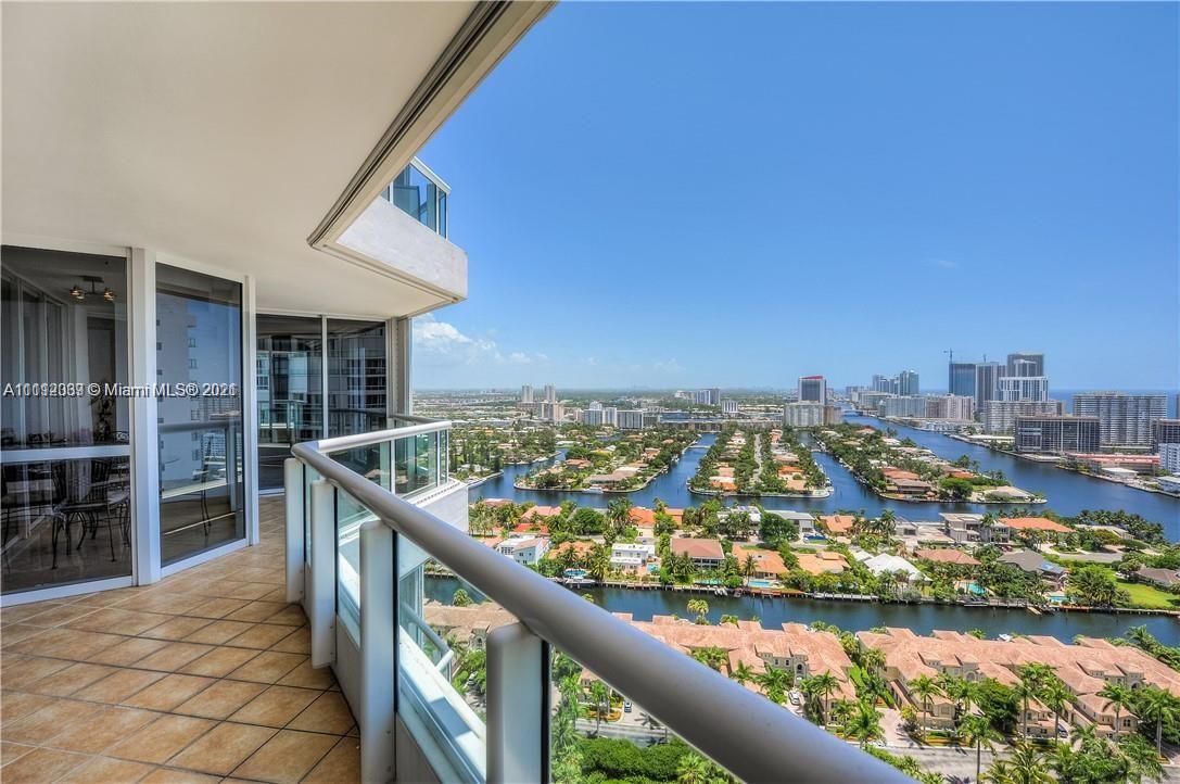 PANORAMIC OCEAN AND CITYVIEWS FROM THE HIGH FLOOR 3 BEDS 2 BATS CORNER UNIT . HURRICANE SHUTTERS .TWO PARKING SPACES .WALKING DISTANCE TO MARINA WATERWAYS .RESORT STYLE SPA , SAUNA , TENNIS COURT .EASY TO SHOW