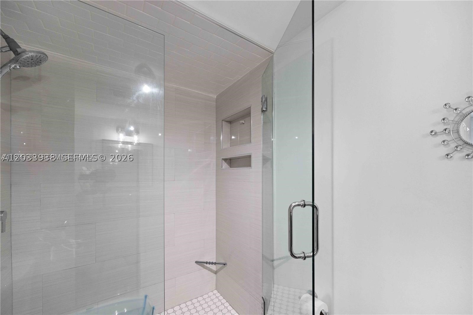 VILLA REAL CONDO NO 4 - Residential Lease
