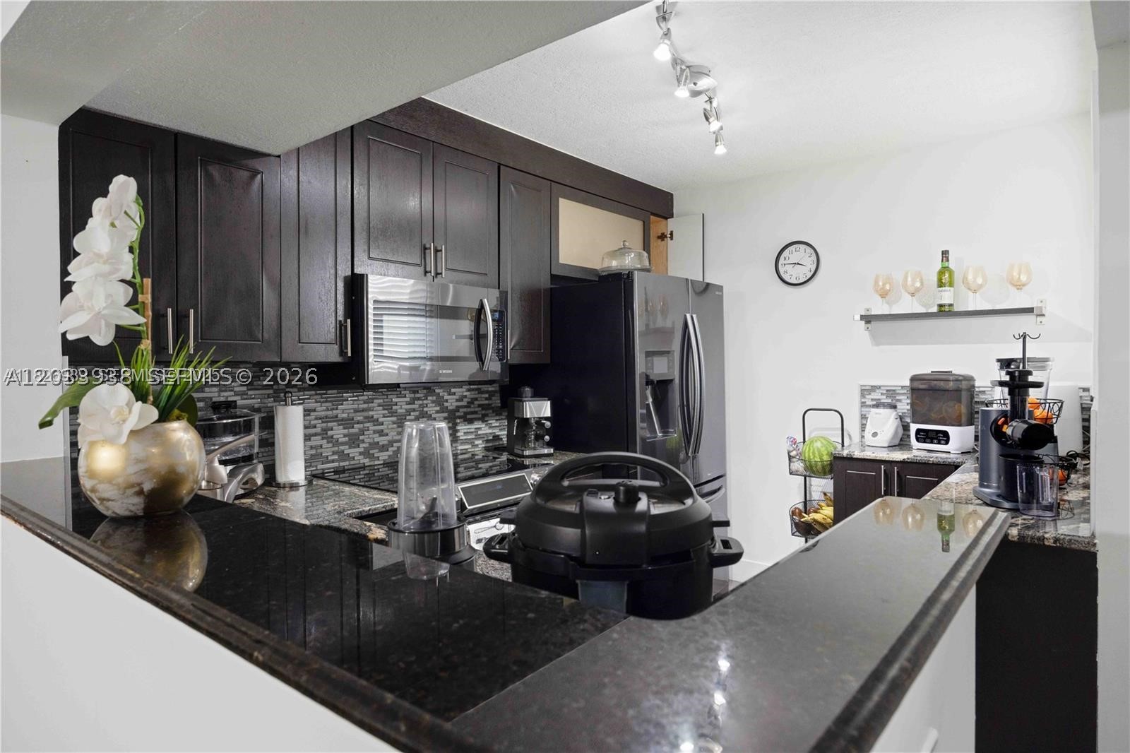 VILLA REAL CONDO NO 4 - Residential Lease