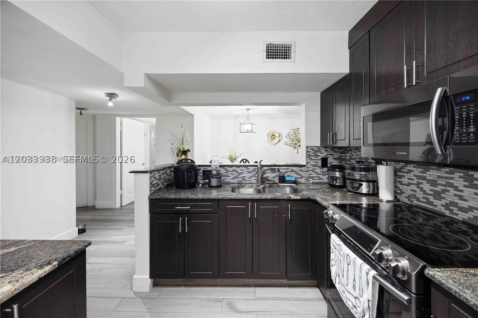 VILLA REAL CONDO NO 4 - Residential Lease