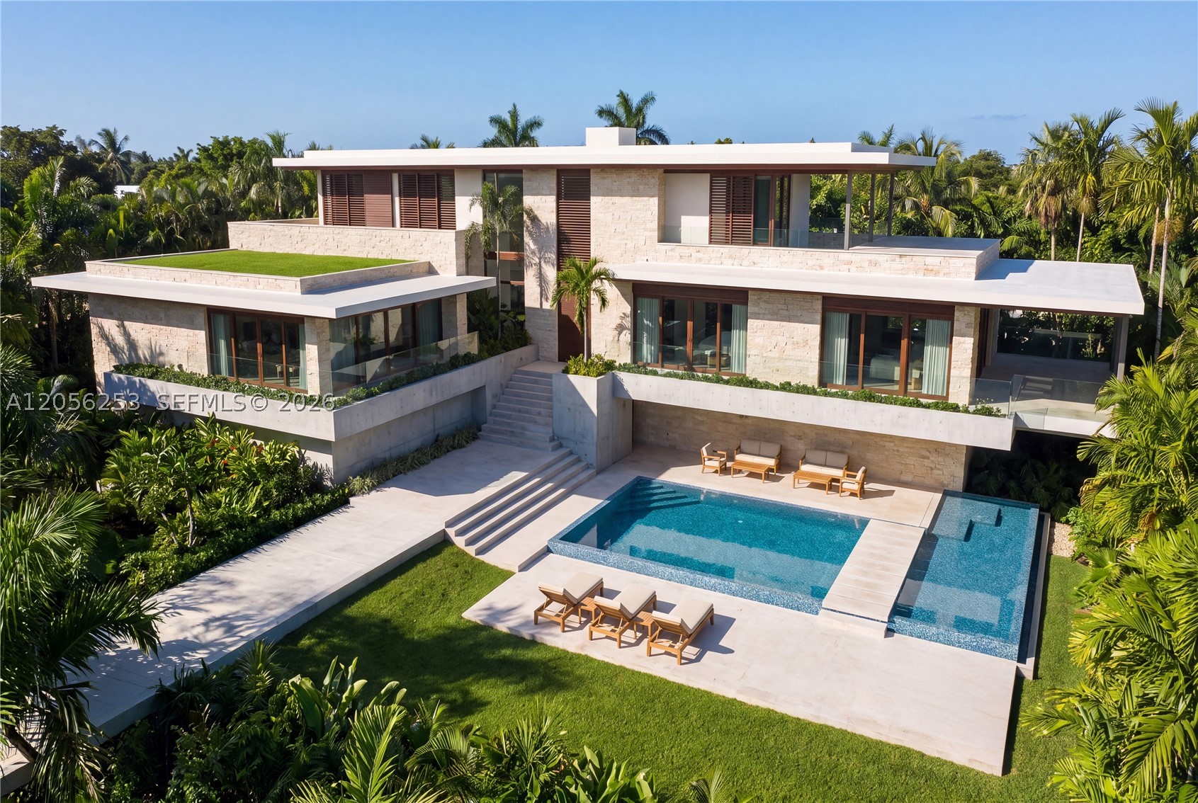 THE MOORINGS - Residential