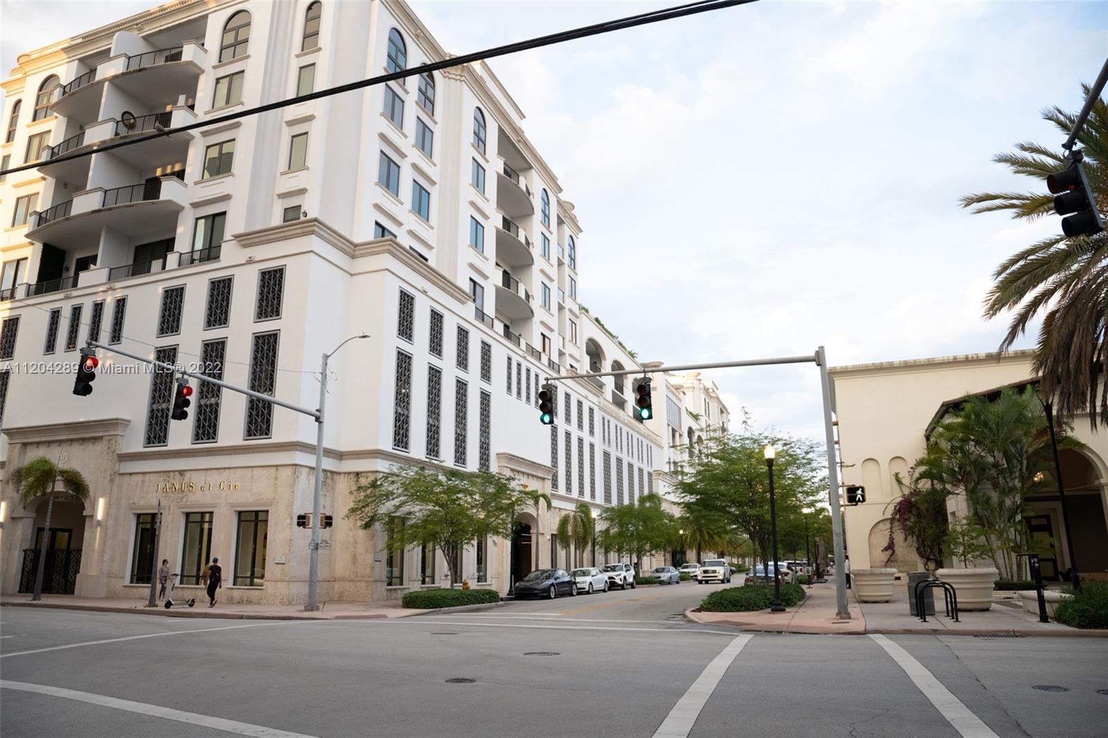 GIRALDA PLACE CONDO - Residential
