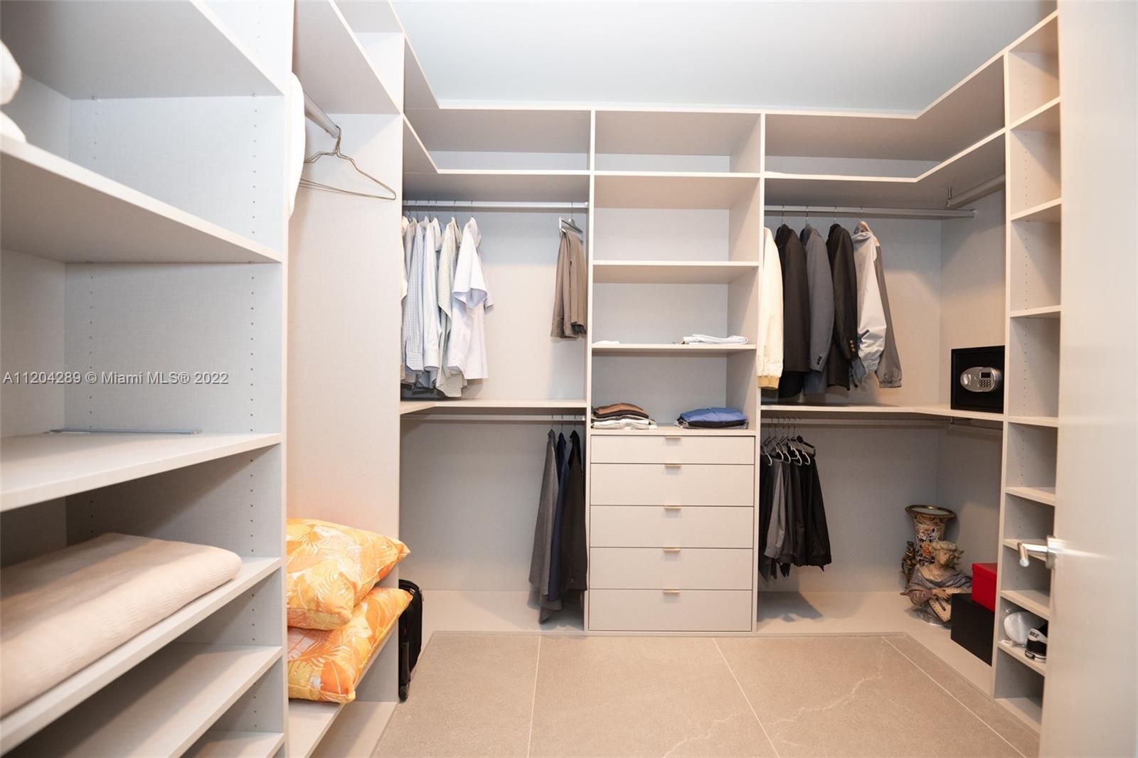 GIRALDA PLACE CONDO - Residential