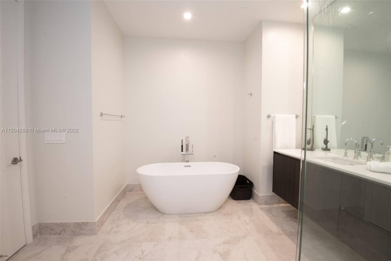 GIRALDA PLACE CONDO - Residential