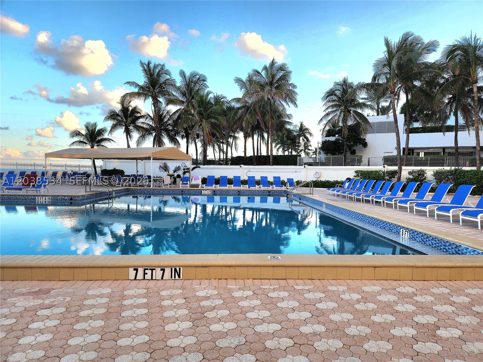 ALEXANDER TOWERS CONDO - Residential