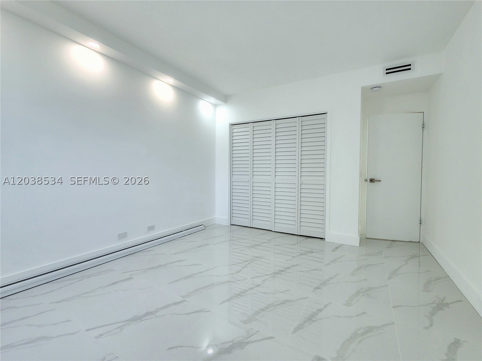 ALEXANDER TOWERS CONDO - Residential
