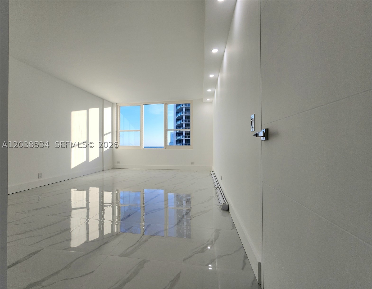ALEXANDER TOWERS CONDO - Residential