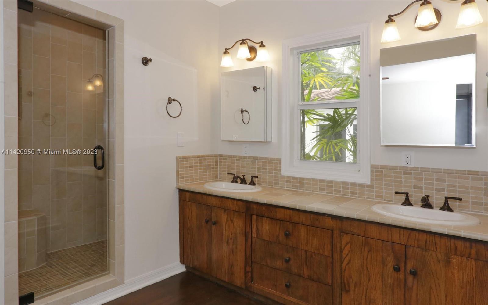 SUNSHINE FRUITS CO - Residential Lease