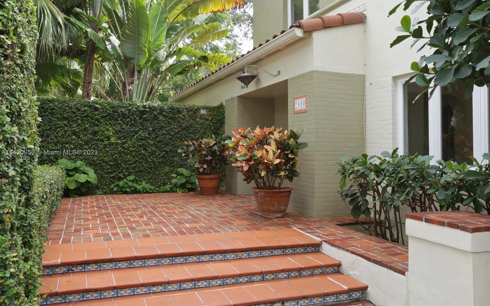 SUNSHINE FRUITS CO - Residential Lease