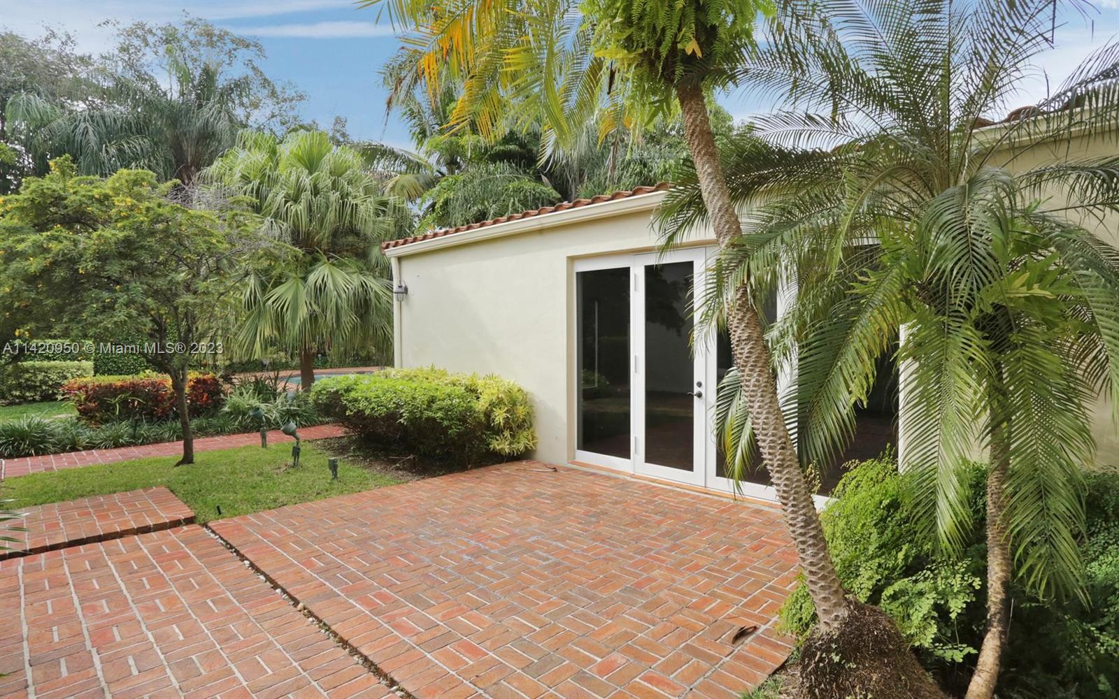 SUNSHINE FRUITS CO - Residential Lease