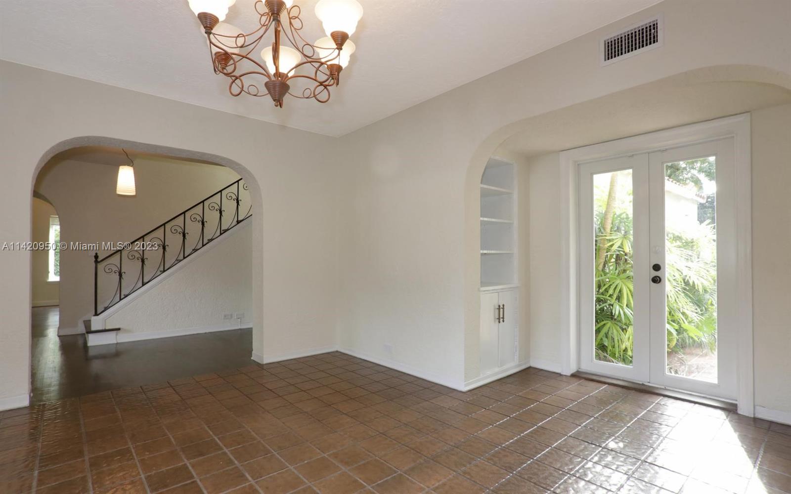 SUNSHINE FRUITS CO - Residential Lease