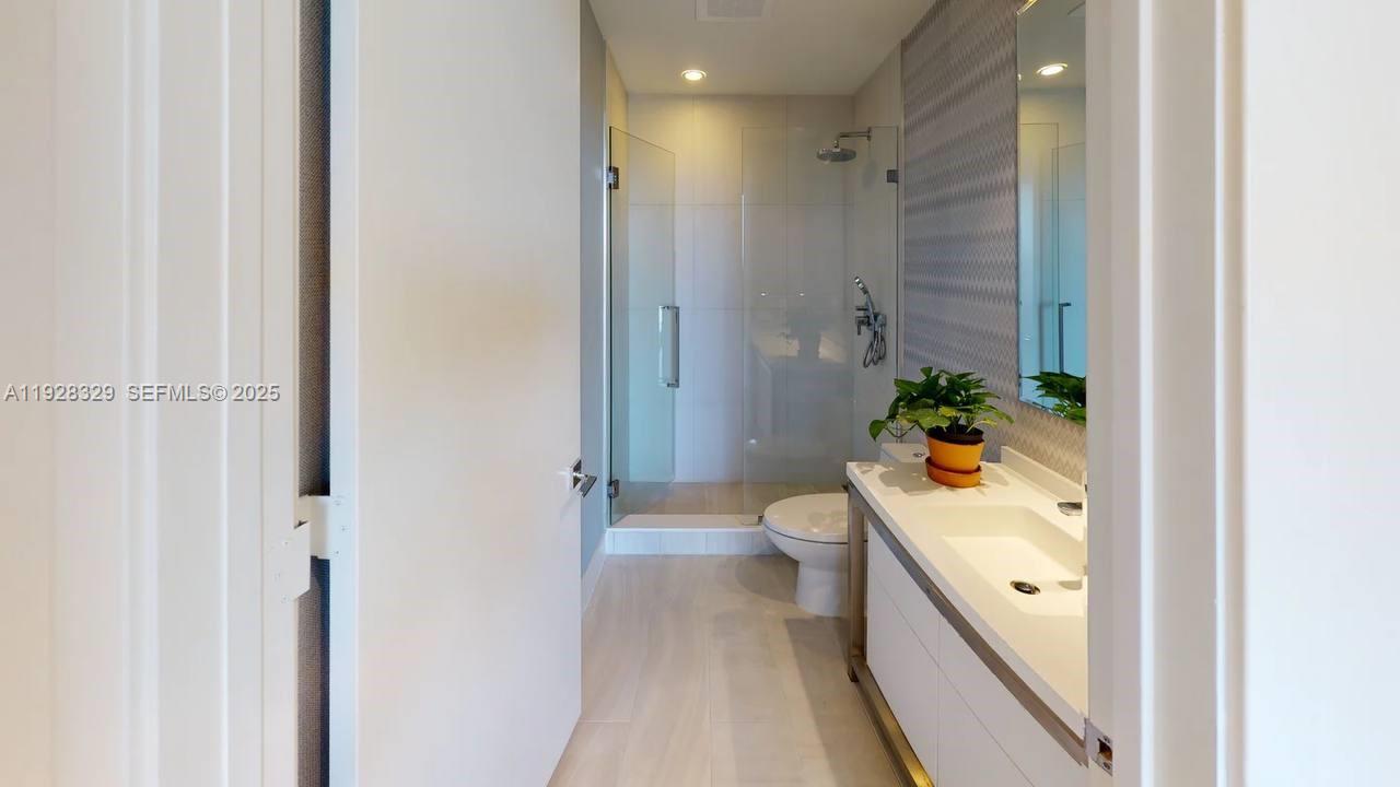 METROPICA NORTH TOWER ONE - Residential