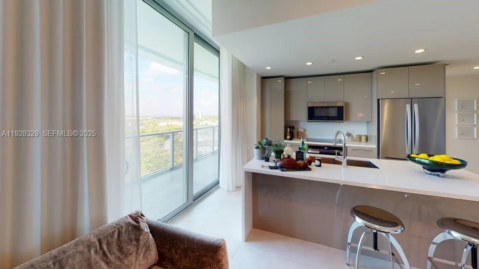 METROPICA NORTH TOWER ONE - Residential